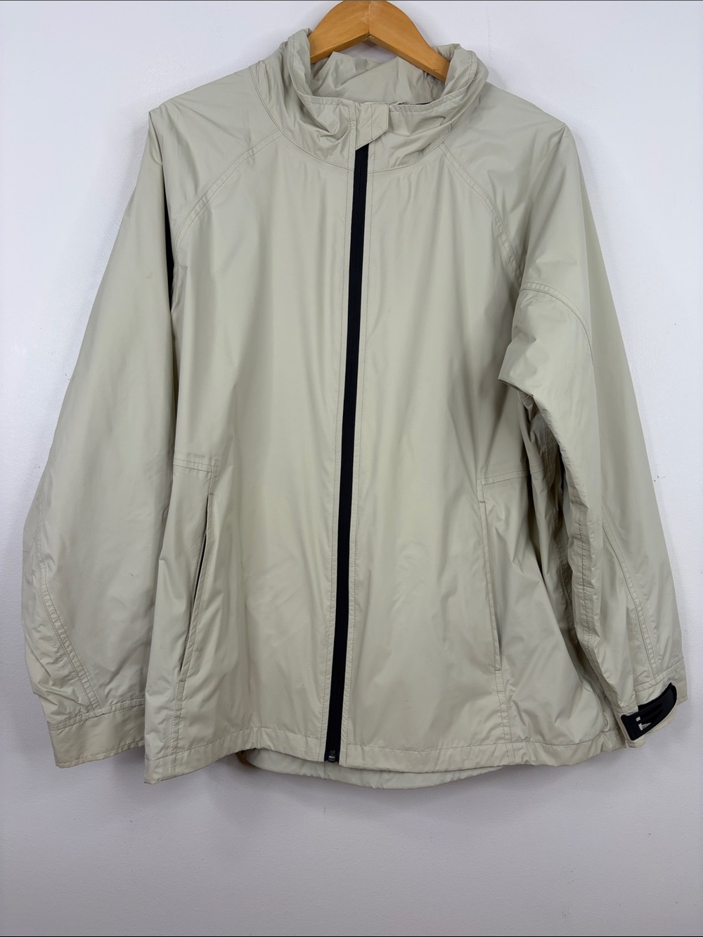 Tilley Jacket Mens 2XL Beige Water Repellent Hooded Softshell Made in Canada